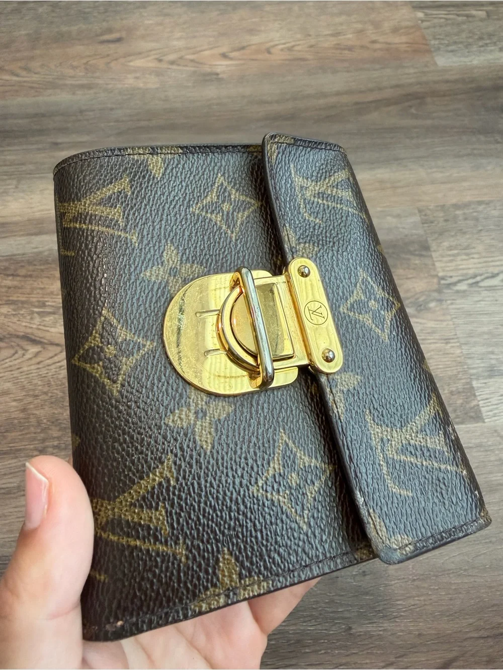 Louis Vuitton Monogram Koala Compact Wallet Gold Hardware Authentic C40055 - Picture 8 of 15